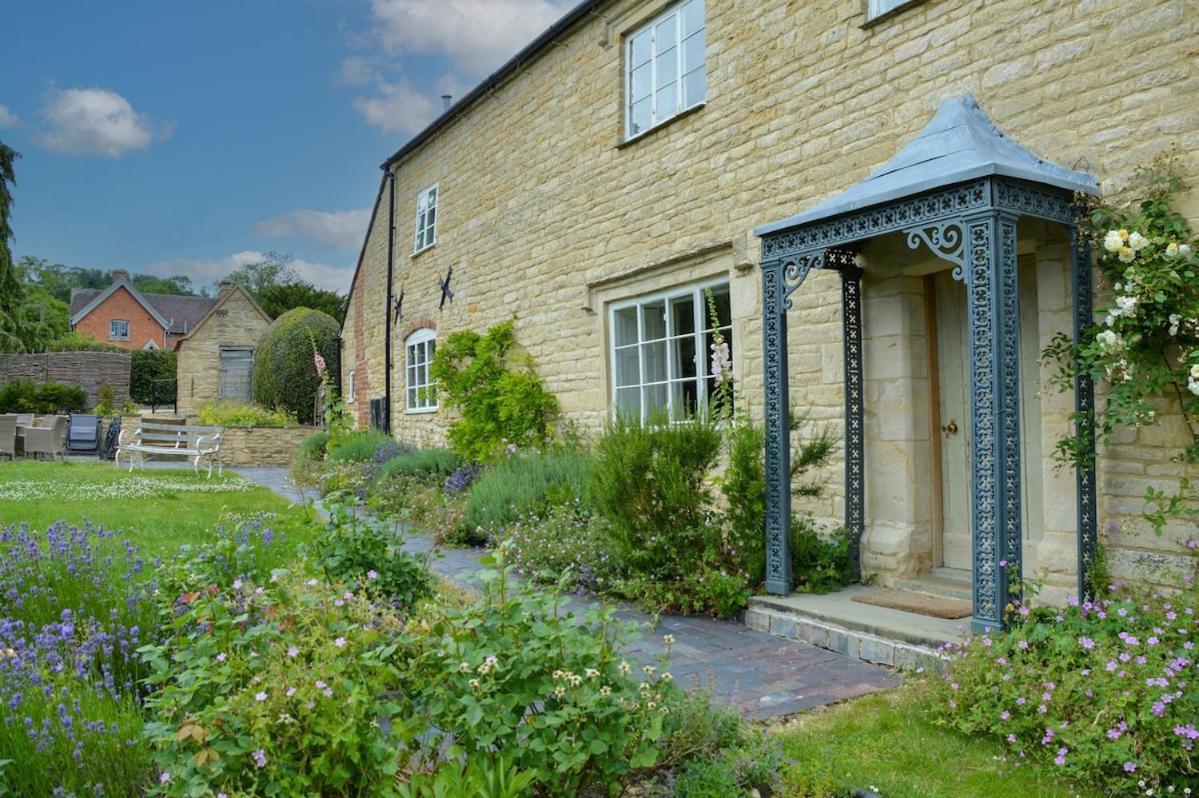 Beautiful Cotswold Farmhouse With Hot Tub 맨체스터 외부 사진