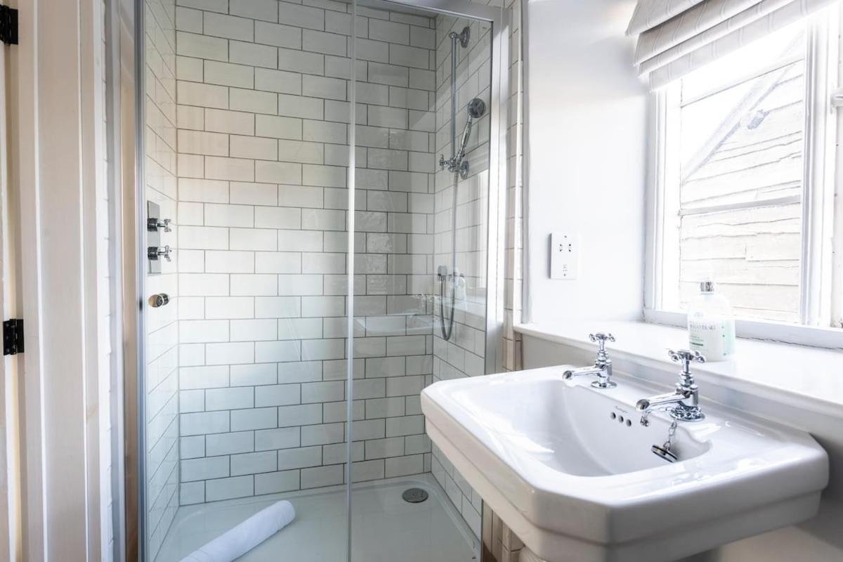 Beautiful Cotswold Farmhouse With Hot Tub 맨체스터 외부 사진