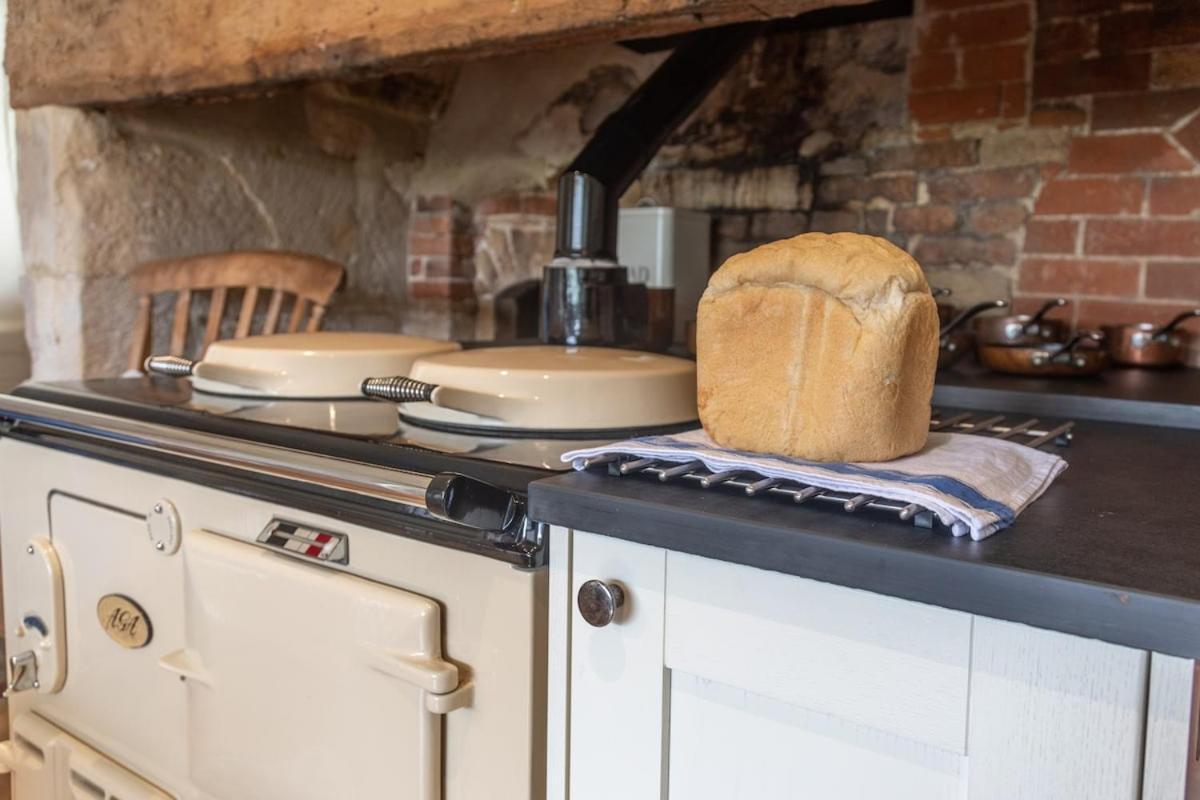 Beautiful Cotswold Farmhouse With Hot Tub 맨체스터 외부 사진