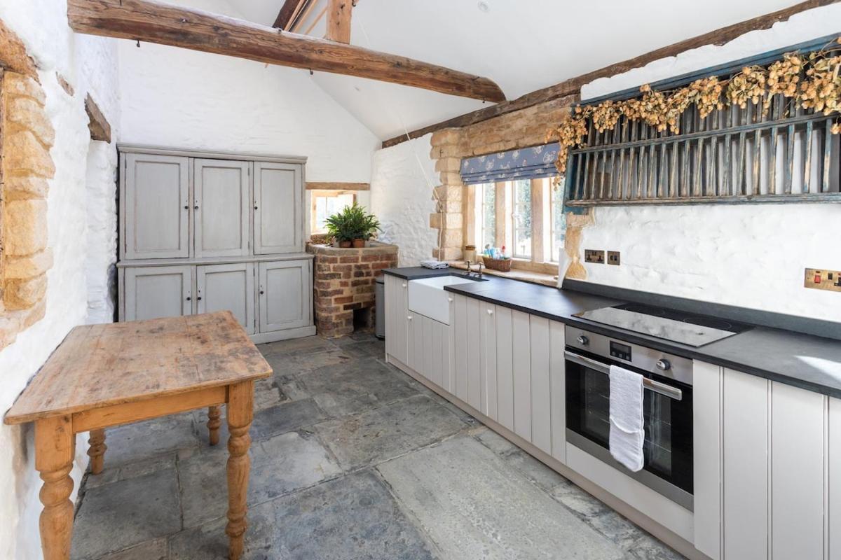 Beautiful Cotswold Farmhouse With Hot Tub 맨체스터 외부 사진