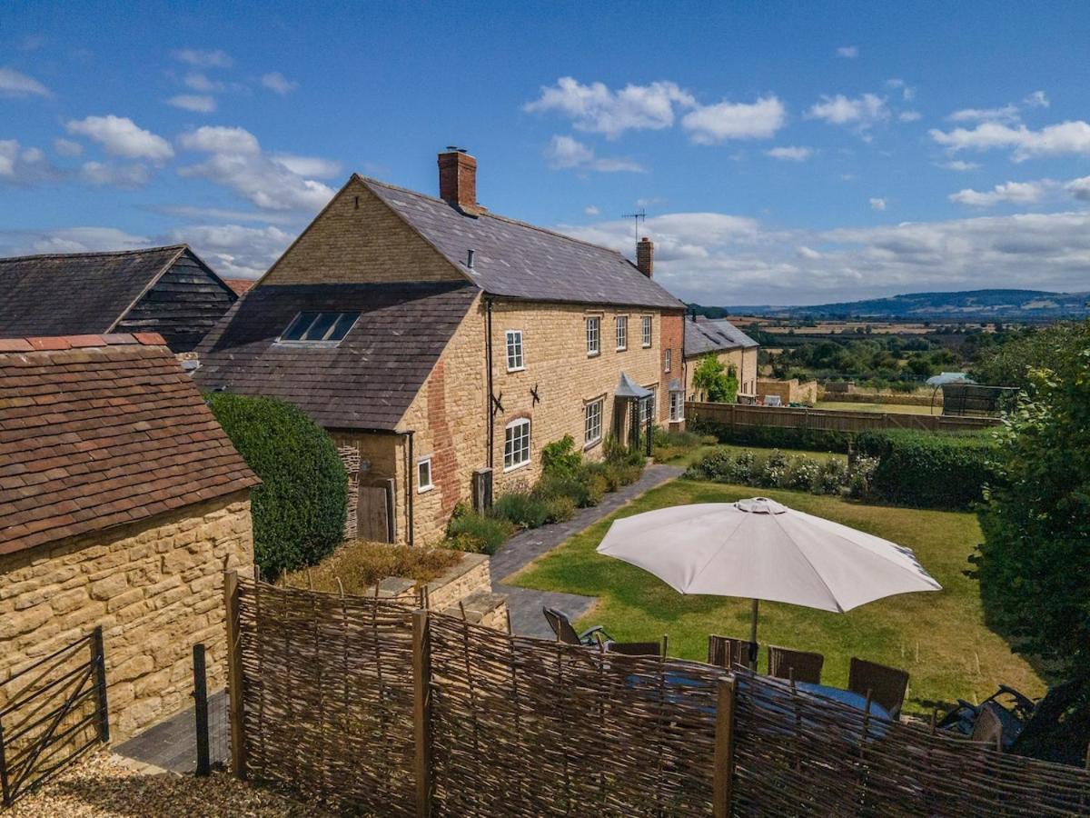 Beautiful Cotswold Farmhouse With Hot Tub 맨체스터 외부 사진